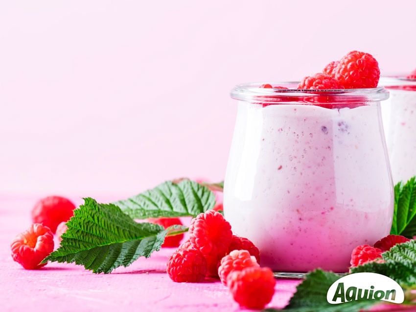 Joghurt-Glas mit Himbeeren